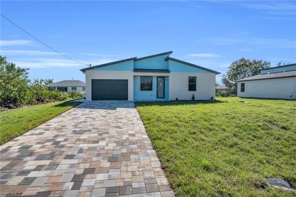 2705 17th ST SW LEHIGH ACRES, FL 33976