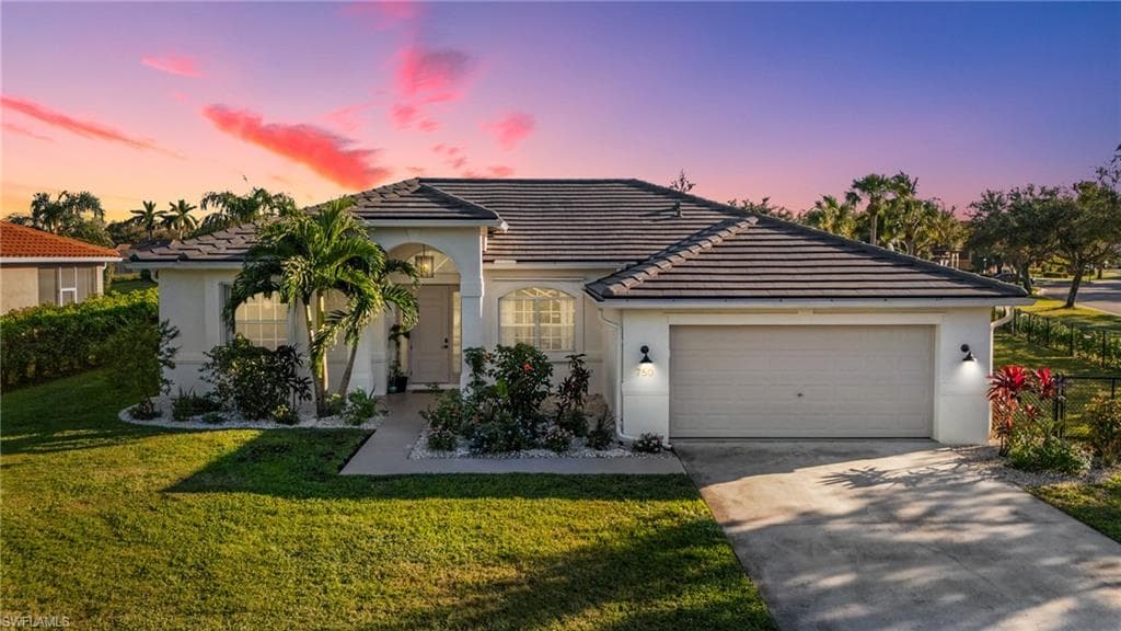 750 Waterloo CT NAPLES, FL 34120