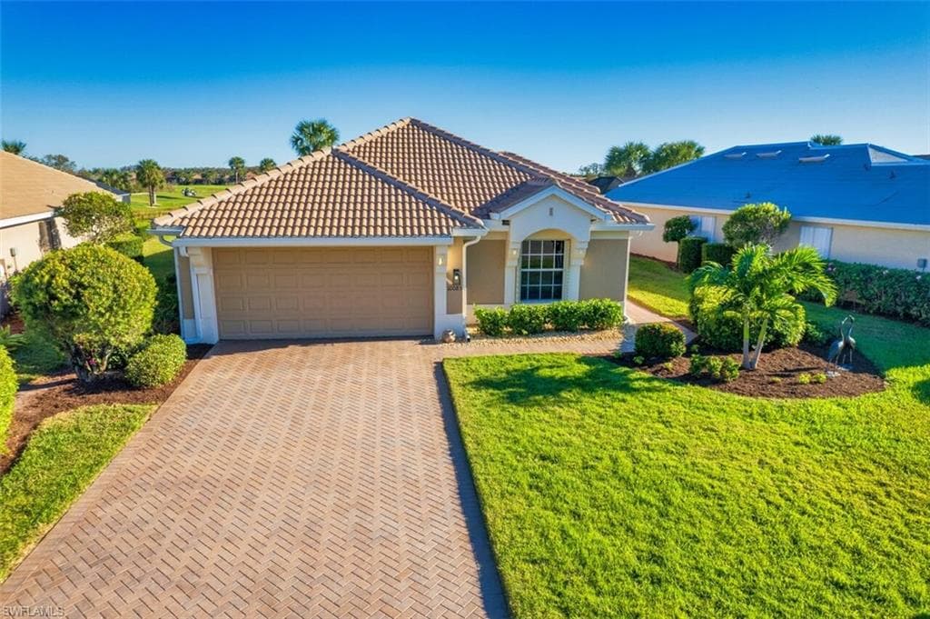 10085 Oakhurst WAY FORT MYERS, FL 33913