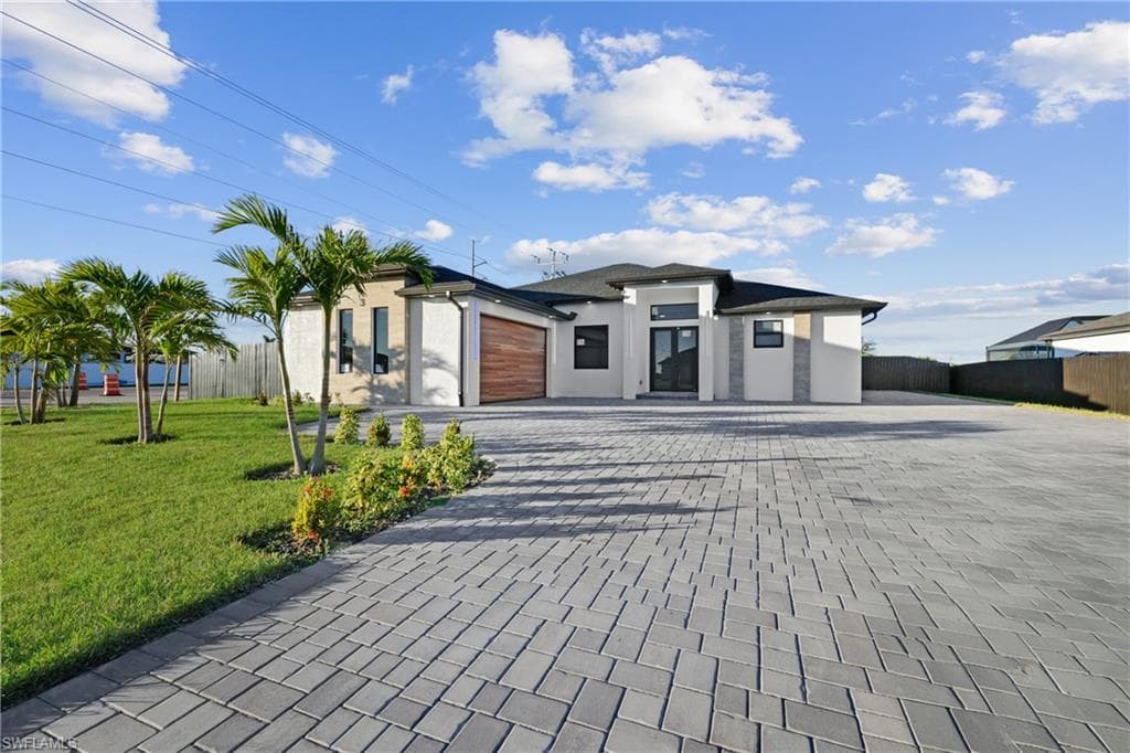 3 NE 8th TER CAPE CORAL, FL 33909