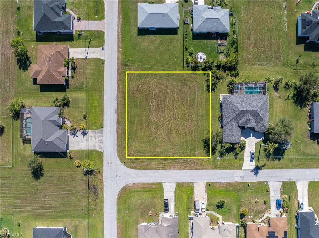 2202 NW Embers TER CAPE CORAL, FL 33993