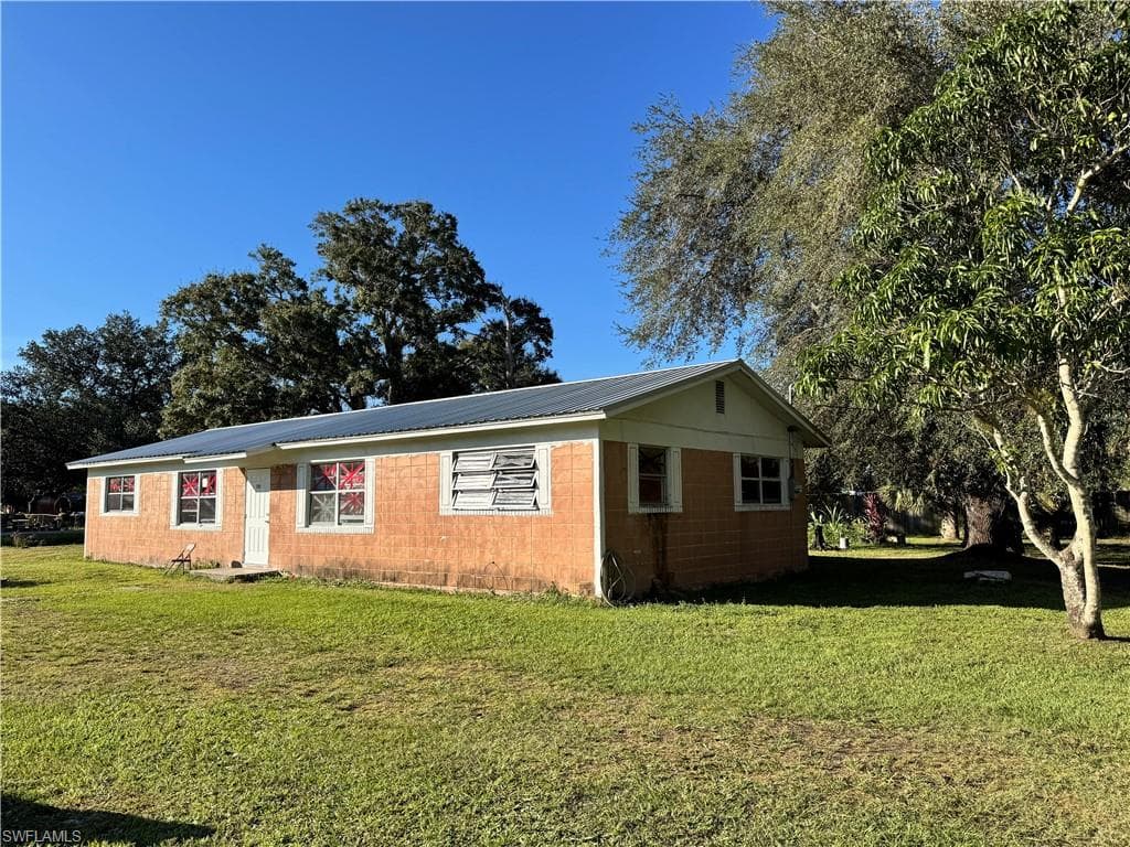 290 Favor AVE LABELLE, FL 33935