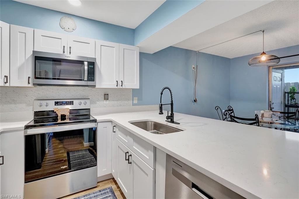 5751 Foxlake DR B NORTH FORT MYERS, FL 33917
