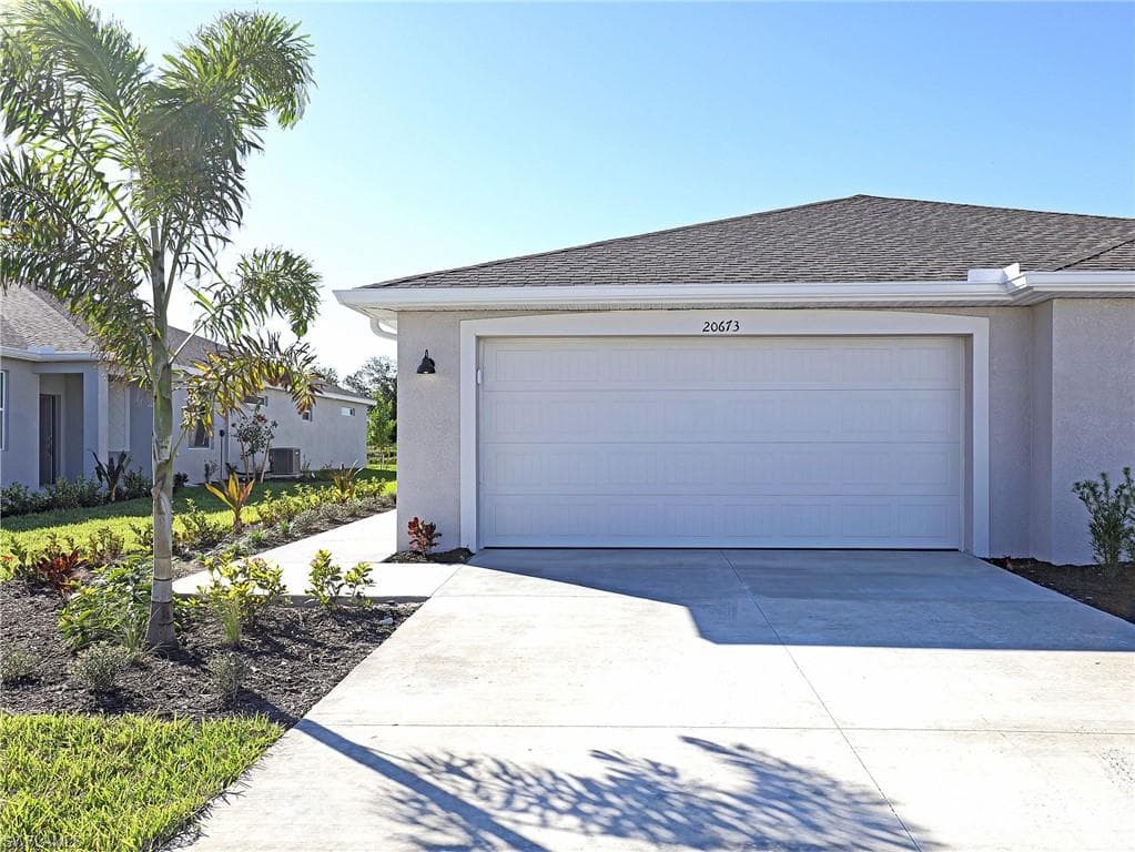 20673 Hazelnut CT LEHIGH ACRES, FL 33936