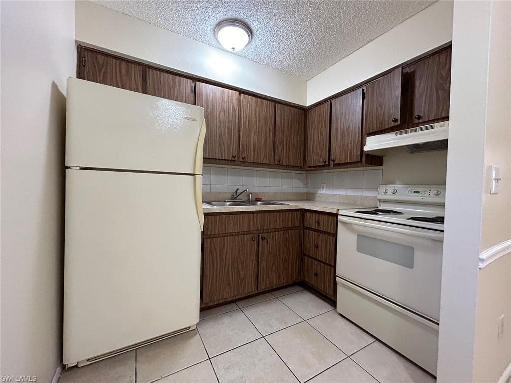 4265 Desoto AVE B FORT MYERS, FL 33905