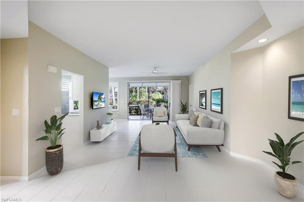 24833 Lakemont Cove LN 101 BONITA SPRINGS, FL 34134
