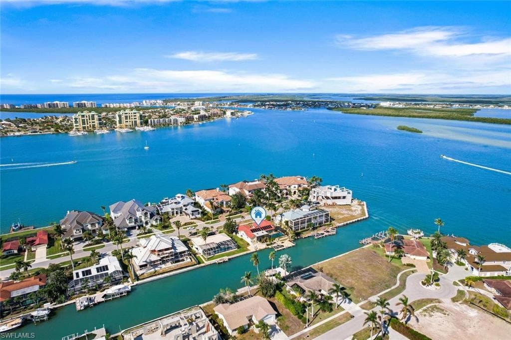 1285 Orange CT MARCO ISLAND, FL 34145