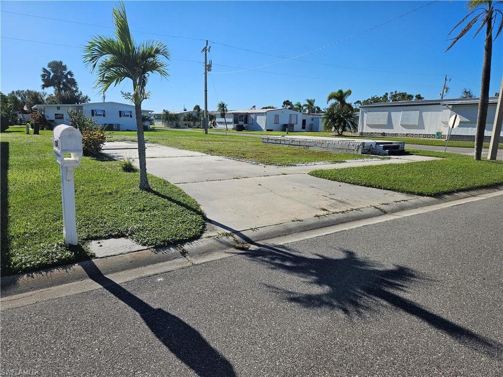 2771 Deerfield DR NORTH FORT MYERS, FL 33917