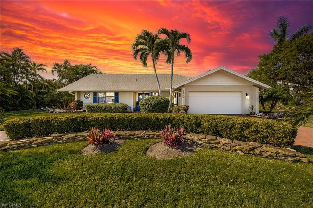 3914 Country Club BLVD CAPE CORAL, FL 33904