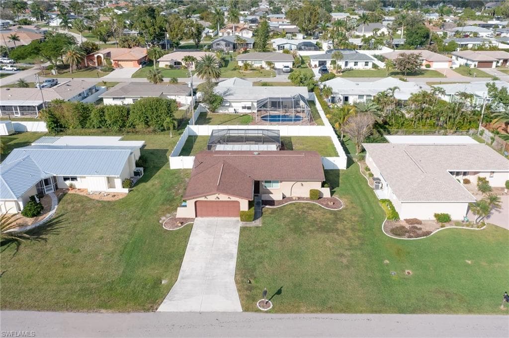 209 SE 44th TER CAPE CORAL, FL 33904