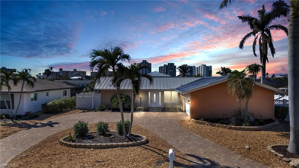 6 Sunview BLVD FORT MYERS BEACH, FL 33931