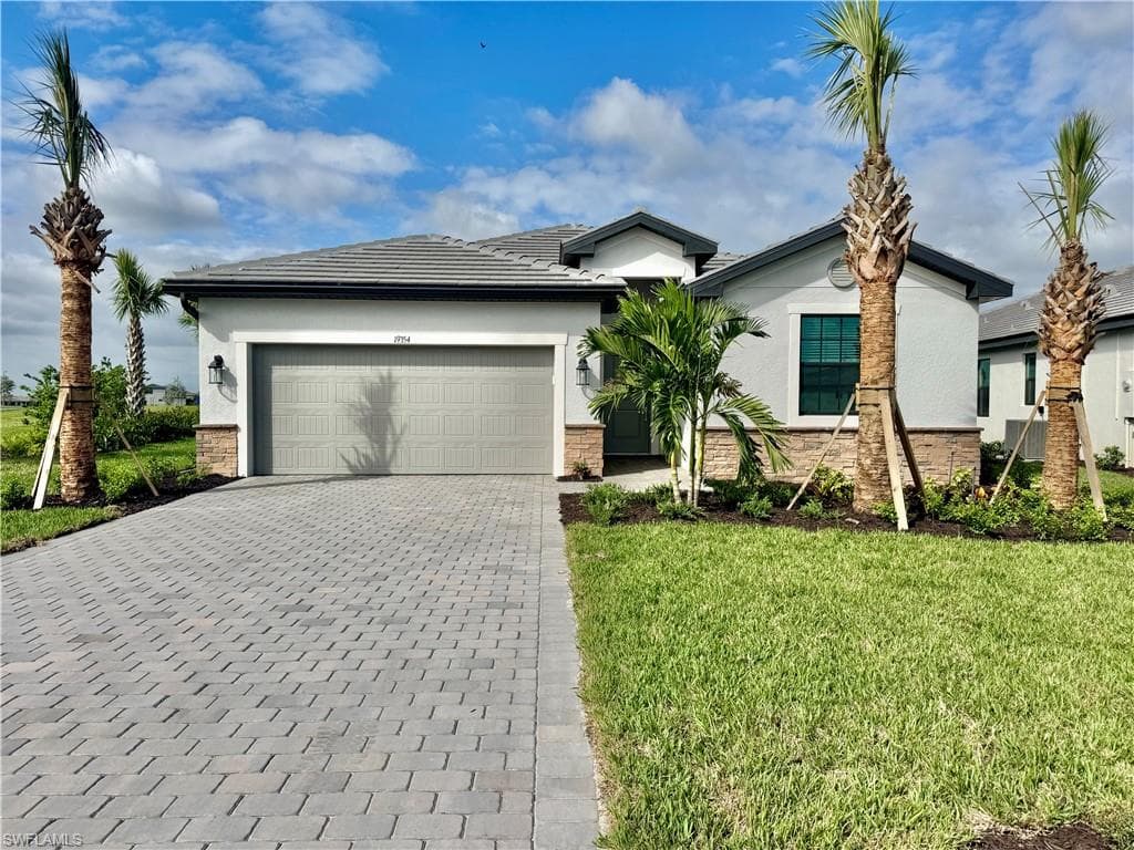 19362 Hinkley ESTERO, FL 33967