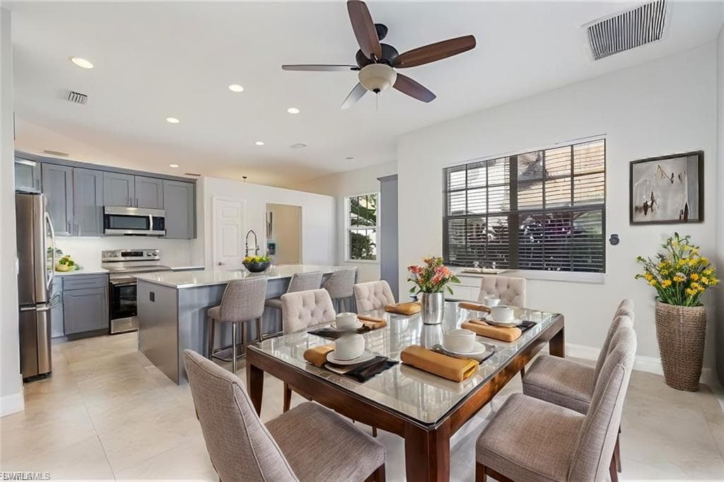 176 Vista LN NAPLES, FL 34119