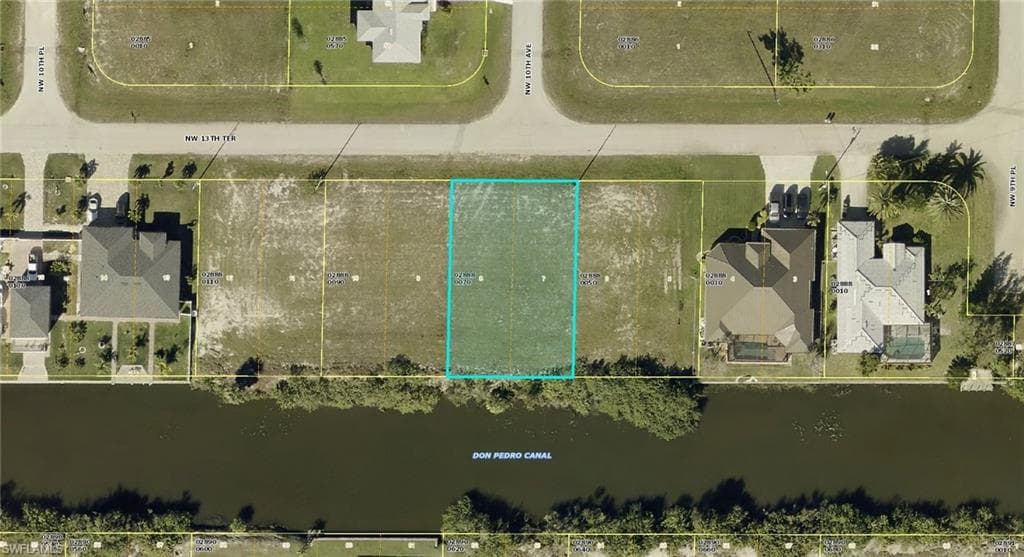 926 NW 13th TER CAPE CORAL, FL 33993
