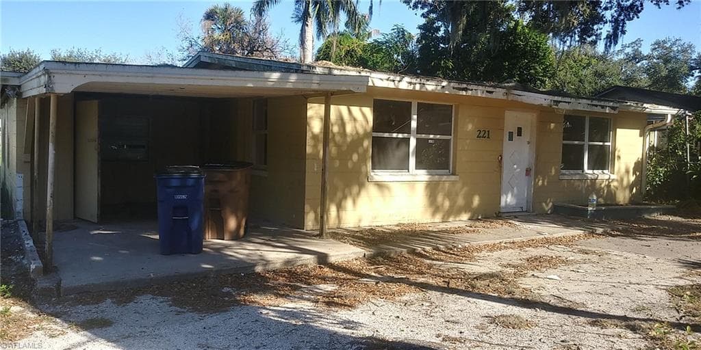 221 Labelle AVE FORT MYERS, FL 33905