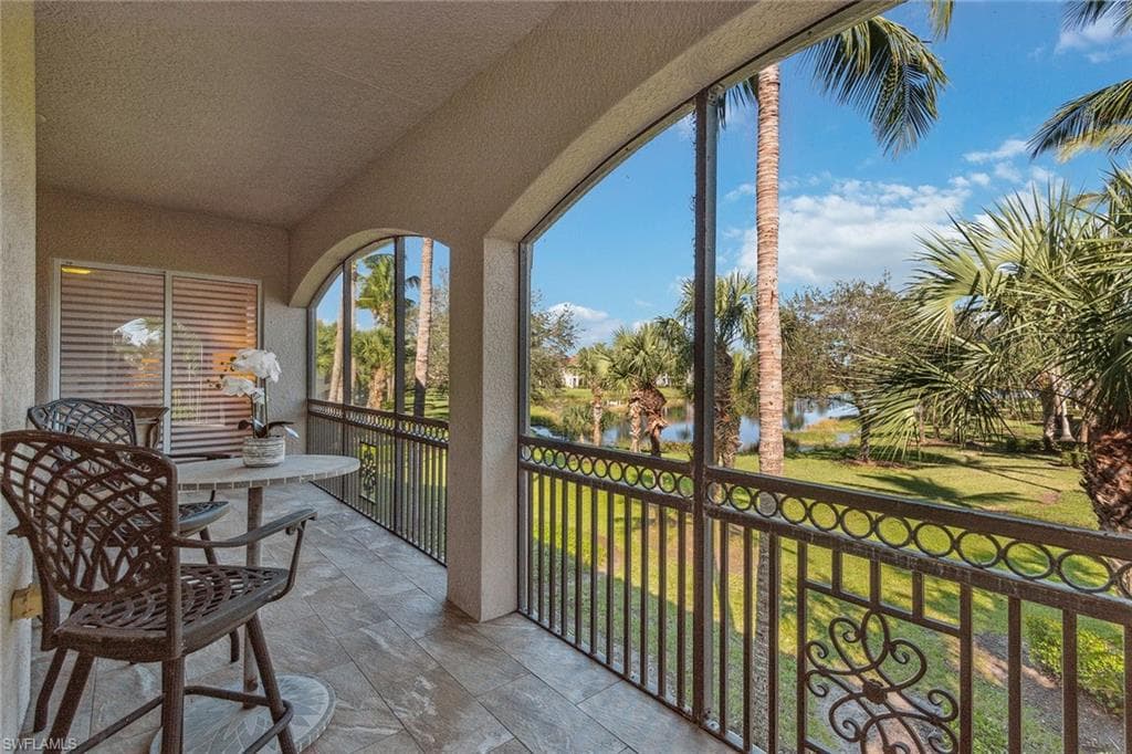 3189 Aviamar CIR 202 NAPLES, FL 34114
