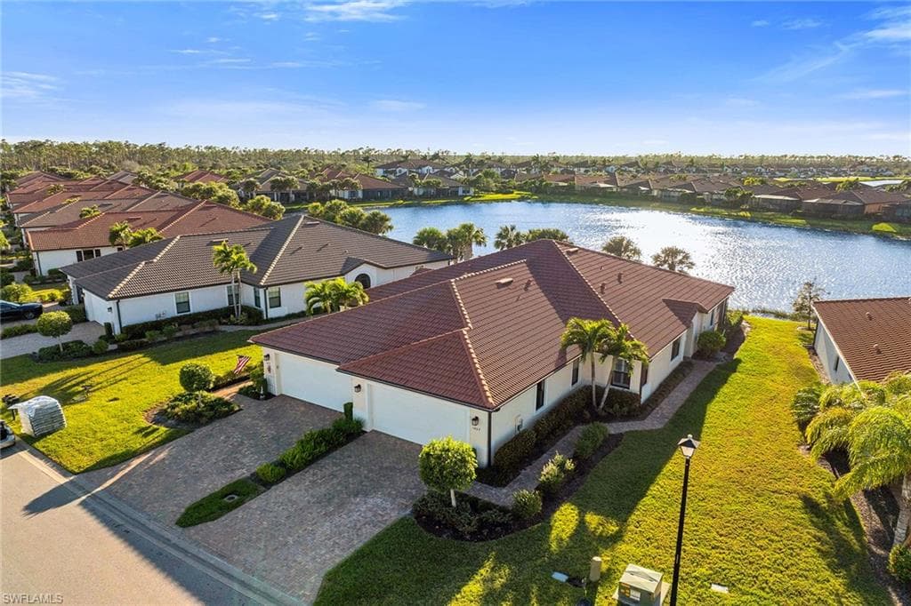 1467 Oceania DR S NAPLES, FL 34113