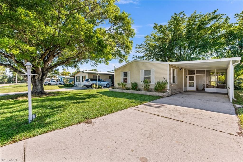 160 Sugar Loaf LN 54 NAPLES, FL 34114