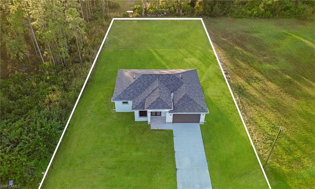 913 Palmetto AVE LEHIGH ACRES, FL 33972
