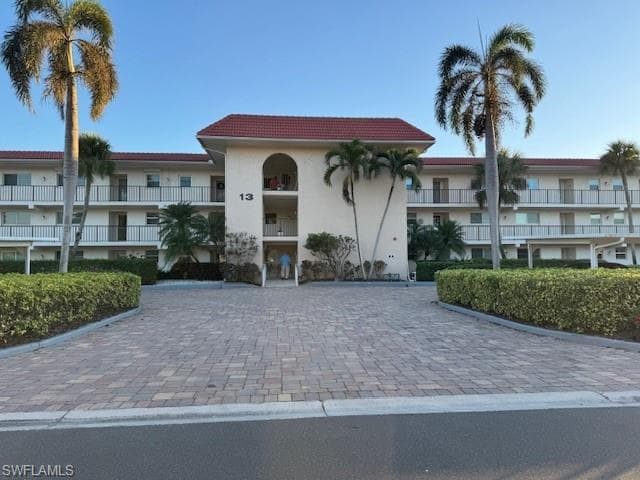 13 High Point CIR N 206 NAPLES, FL 34103