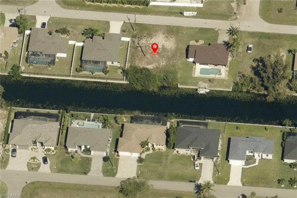 906 SW 12th TER CAPE CORAL, FL 33991