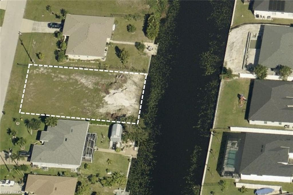 1125 SW 11th CT CAPE CORAL, FL 33991