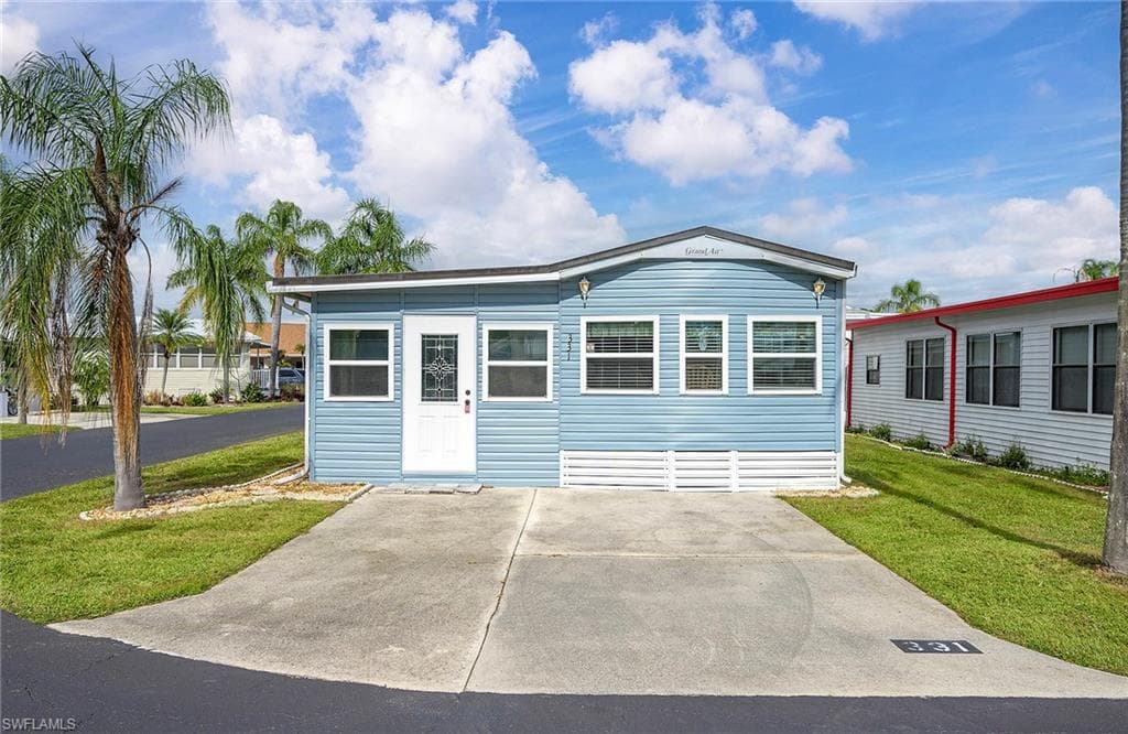331 Blue Spring TER NORTH FORT MYERS, FL 33903