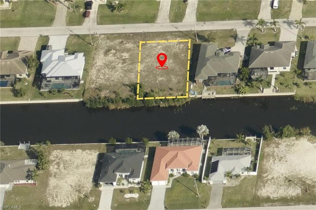932 SW 36th TER CAPE CORAL, FL 33914