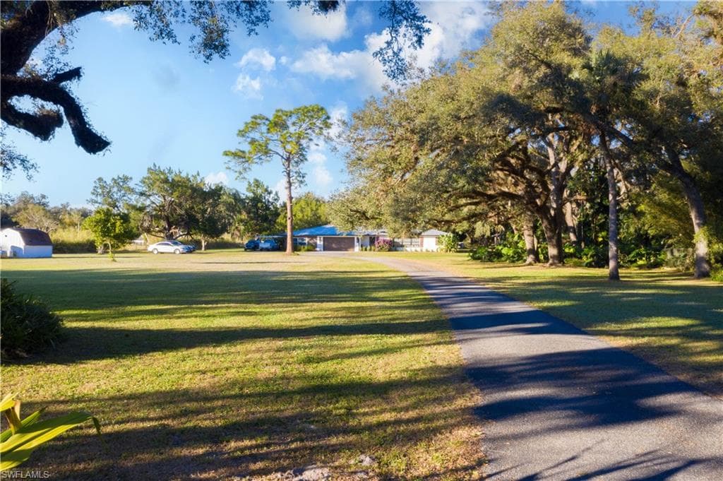 22591 Tuckahoe RD ALVA, FL 33920