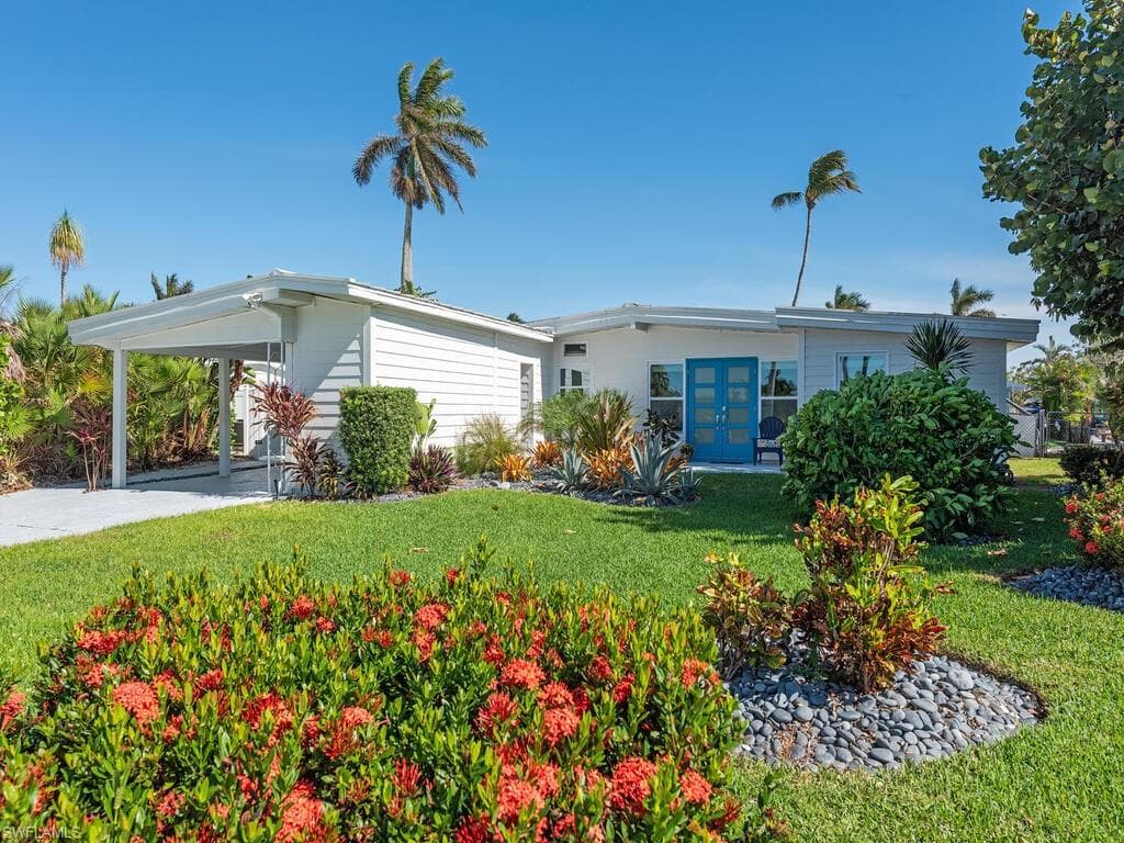1809 Harbor LN NAPLES, FL 34104