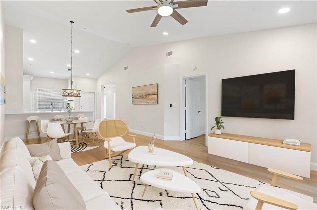 6625 Huntington Lakes CIR 201 NAPLES, FL 34119
