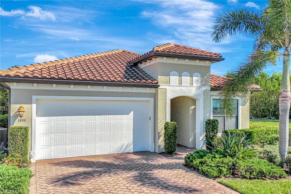 1999 Mustique ST NAPLES, FL 34120