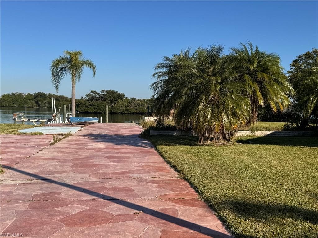 321 Shoreland DR FORT MYERS, FL 33905