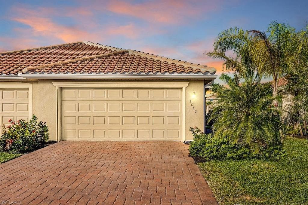2649 Vine AVE NAPLES, FL 34120