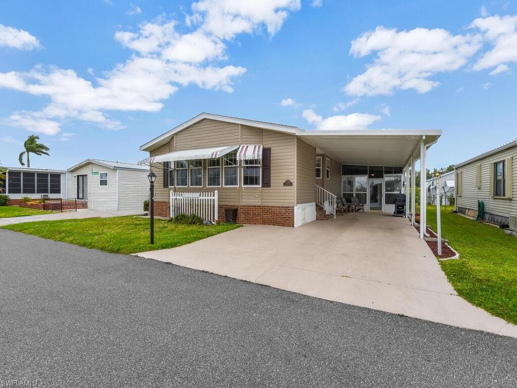 3335 Galaxy WAY NORTH FORT MYERS, FL 33903