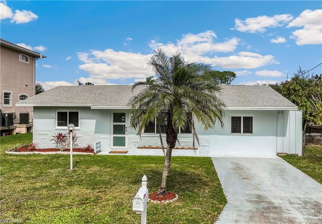 8151 Cleaves RD NORTH FORT MYERS, FL 33903