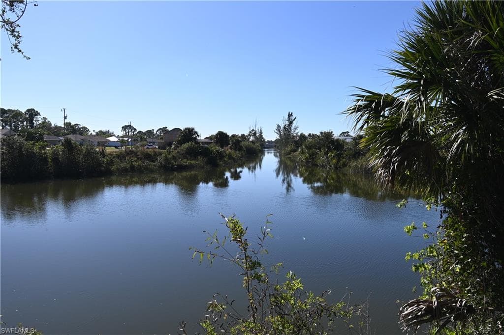 1630 NE 37th ST CAPE CORAL, FL 33909