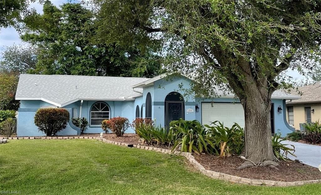 2220 SW 11th CT CAPE CORAL, FL 33991
