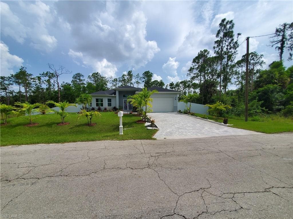 603 W 9th ST LEHIGH ACRES, FL 33972