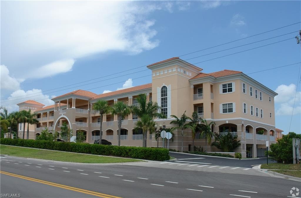 1857 San Marco RD C-204 MARCO ISLAND, FL 34145