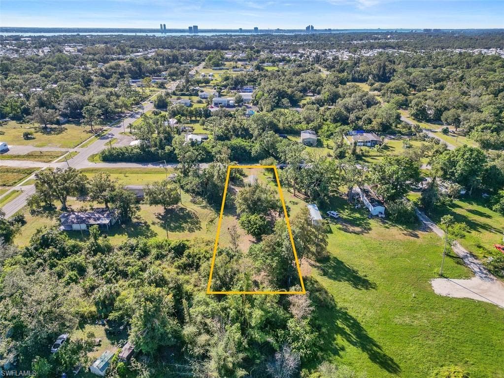 2244 Bahia LN NORTH FORT MYERS, FL 33917