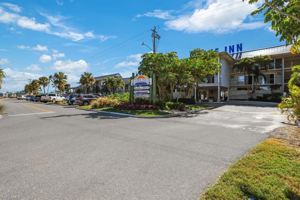 900 Broad AVE S 137 NAPLES, FL 34102