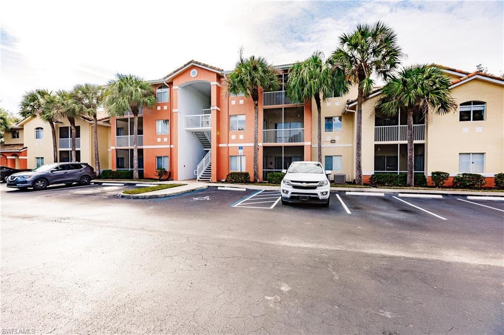 6490 Aragon WAY 306 FORT MYERS, FL 33966