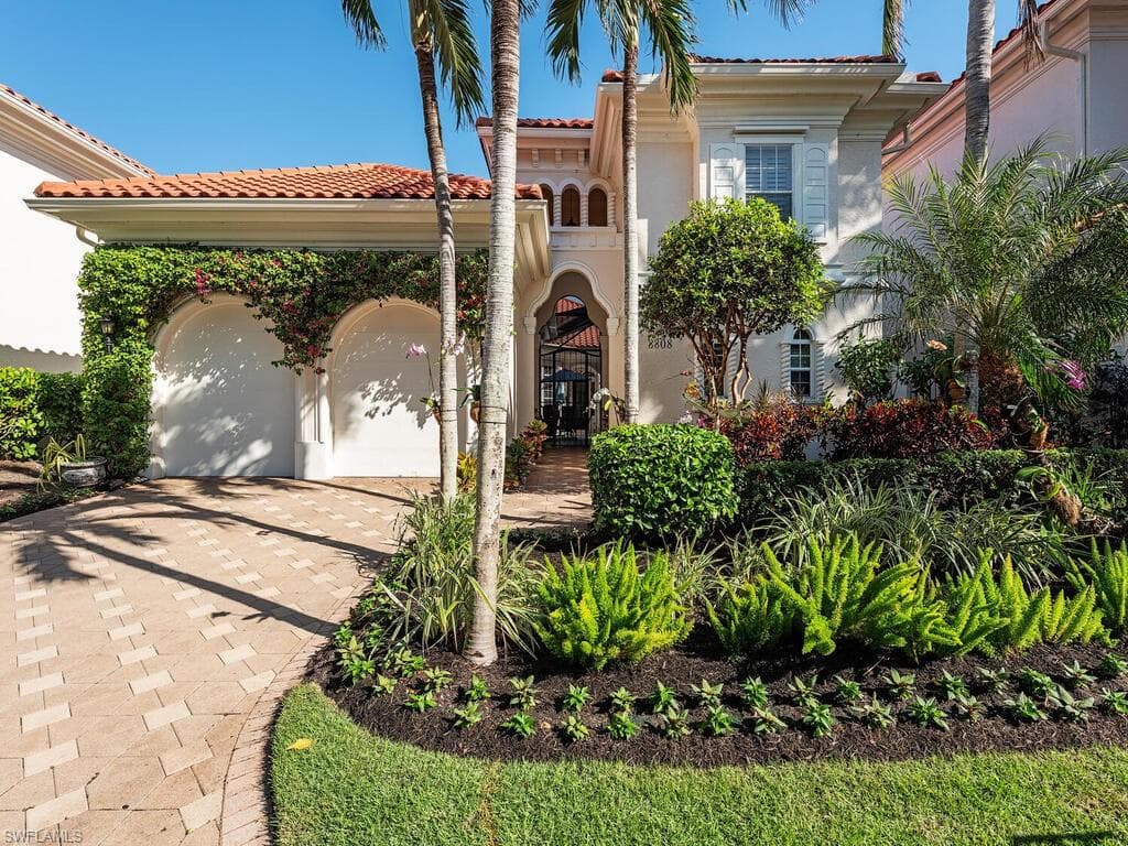 8808 La Palma LN NAPLES, FL 34108