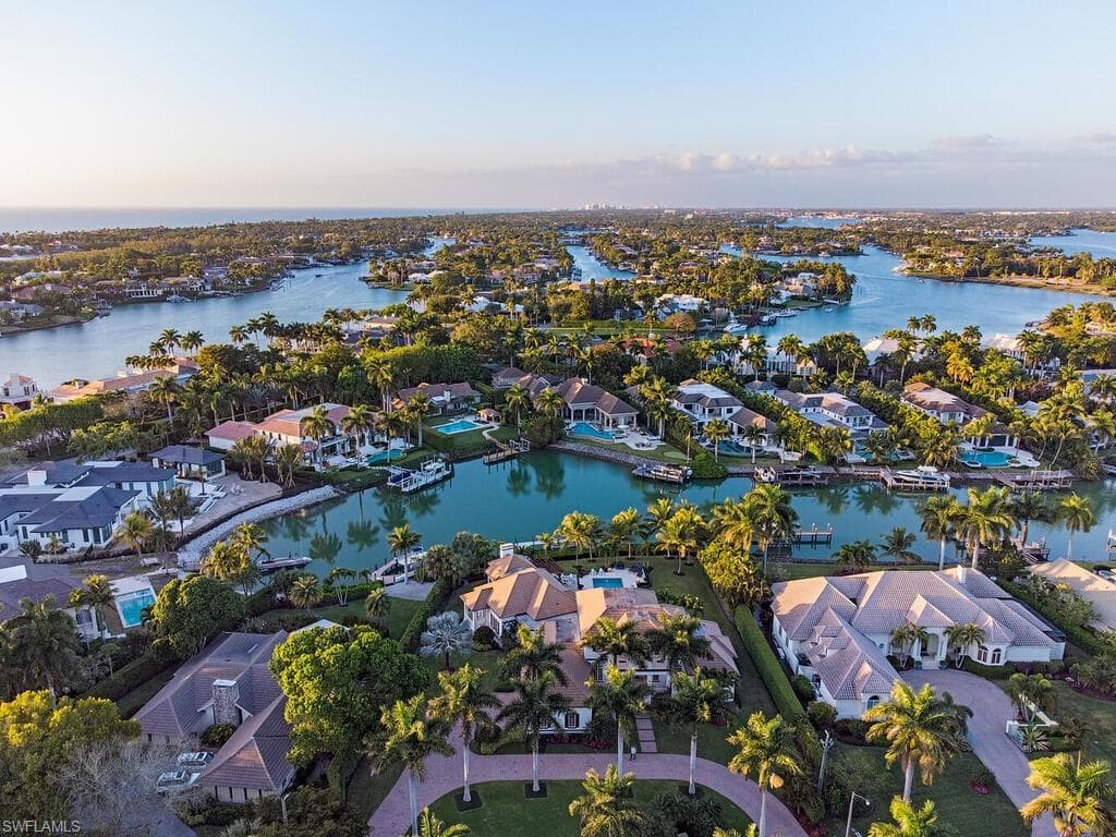 885 Admiralty Parade E NAPLES, FL 34102
