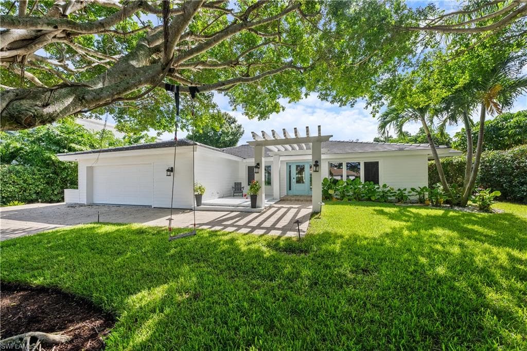 3750 Crayton RD NAPLES, FL 34103