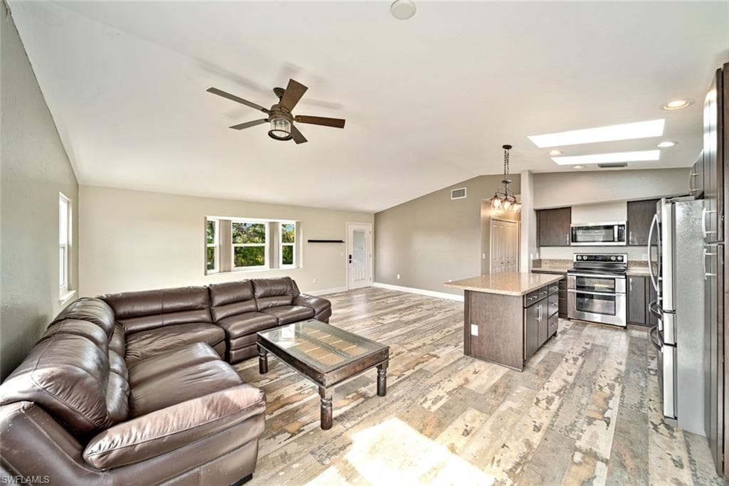 812 Rabbit RD SANIBEL, FL 33957