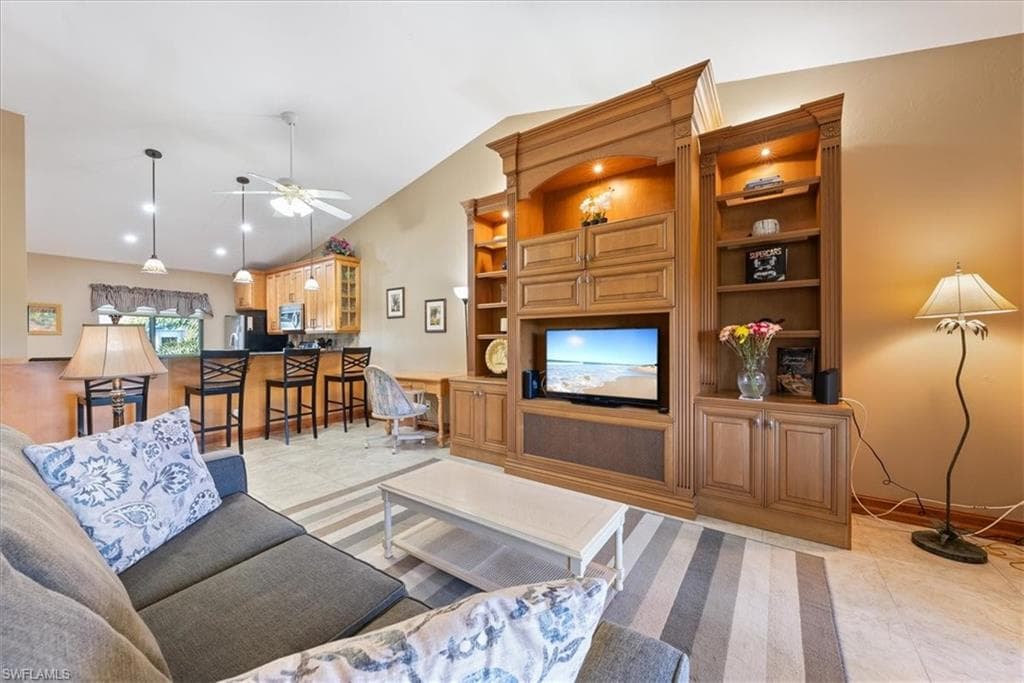 2918 Kings Lake BLVD 2918 NAPLES, FL 34112