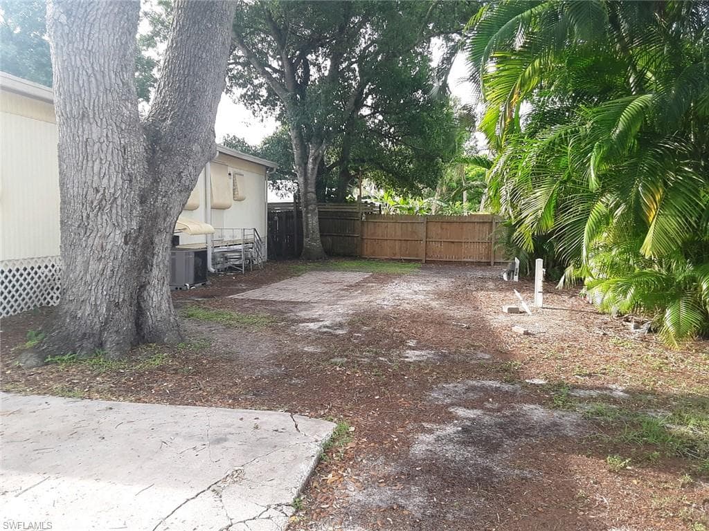 1699 Ixora DR NORTH FORT MYERS, FL 33917