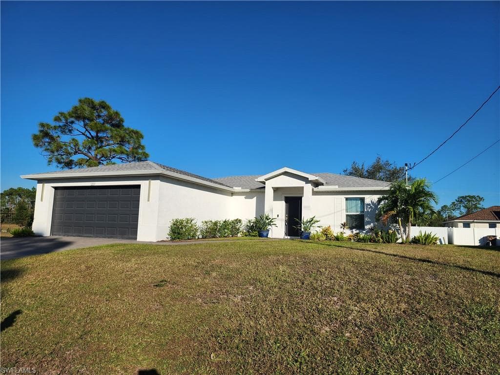 3205 Jacaranda PKWY E CAPE CORAL, FL 33909